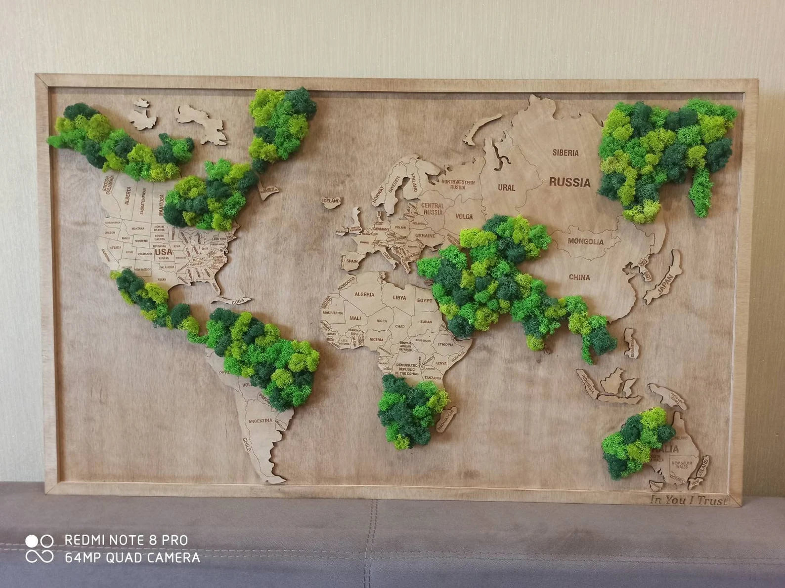 Handmade Wooden World Map with Preserved Moss – Eco-Friendly Wall Art Decor