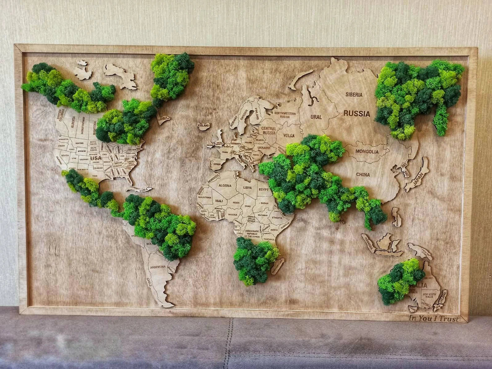 Handmade Wooden World Map with Preserved Moss – Eco-Friendly Wall Art Decor