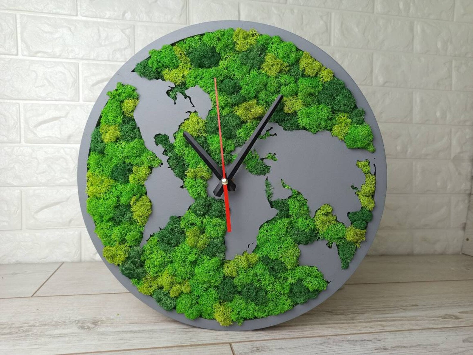 Moss Wall Clock – World Map Design, Large Preserved Moss Wood Clock