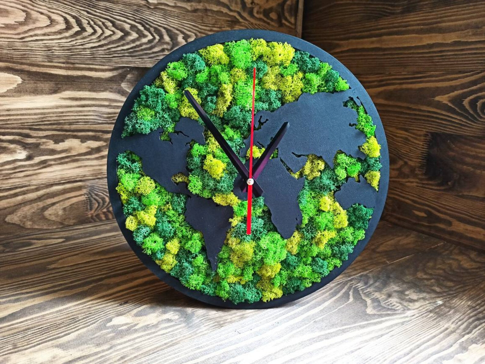Moss Wall Clock – World Map Design, Large Preserved Moss Wood Clock