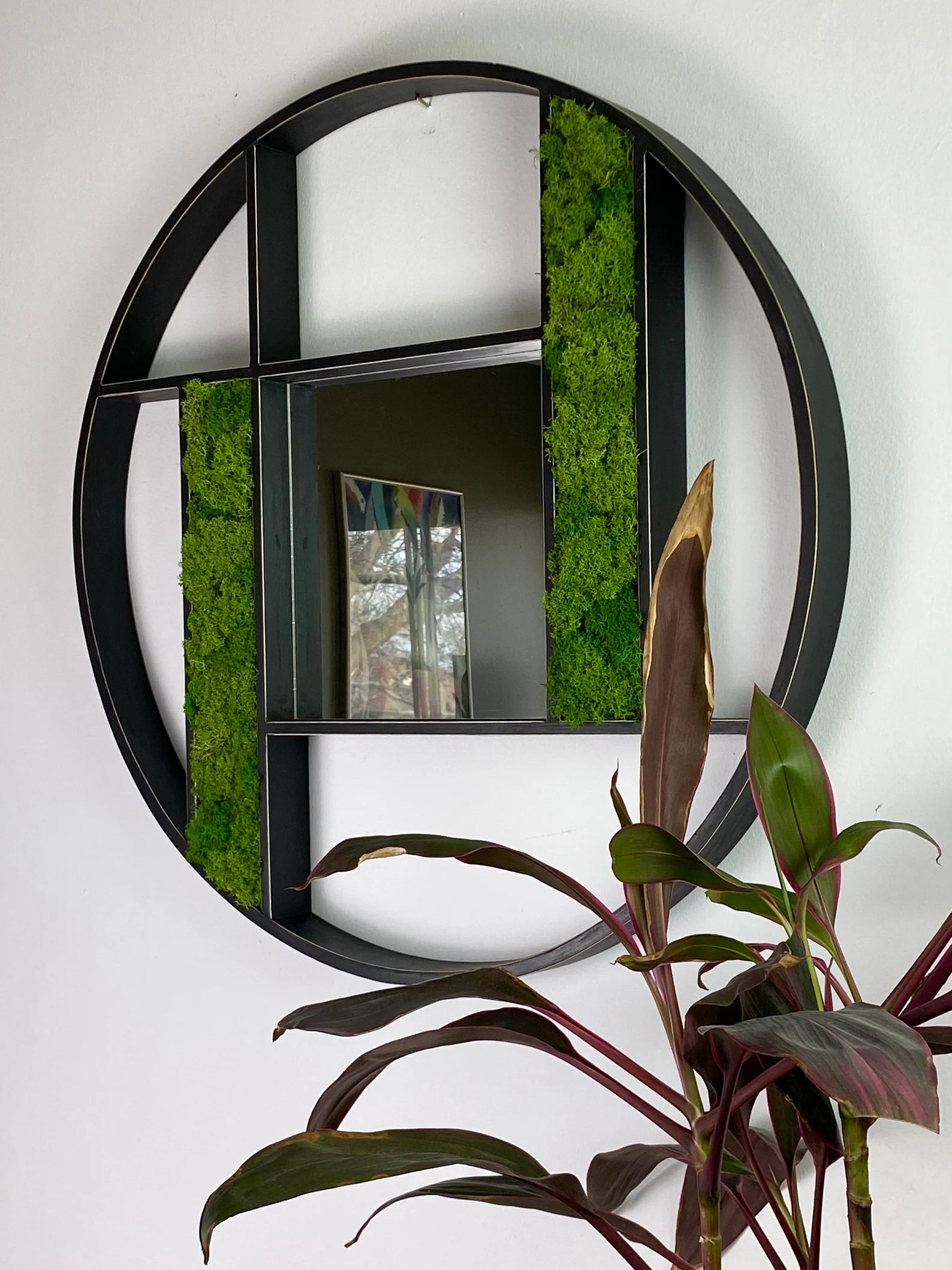 Reindeer Moss Mirror Wall Hanging – 30" Round Designer Home Decor