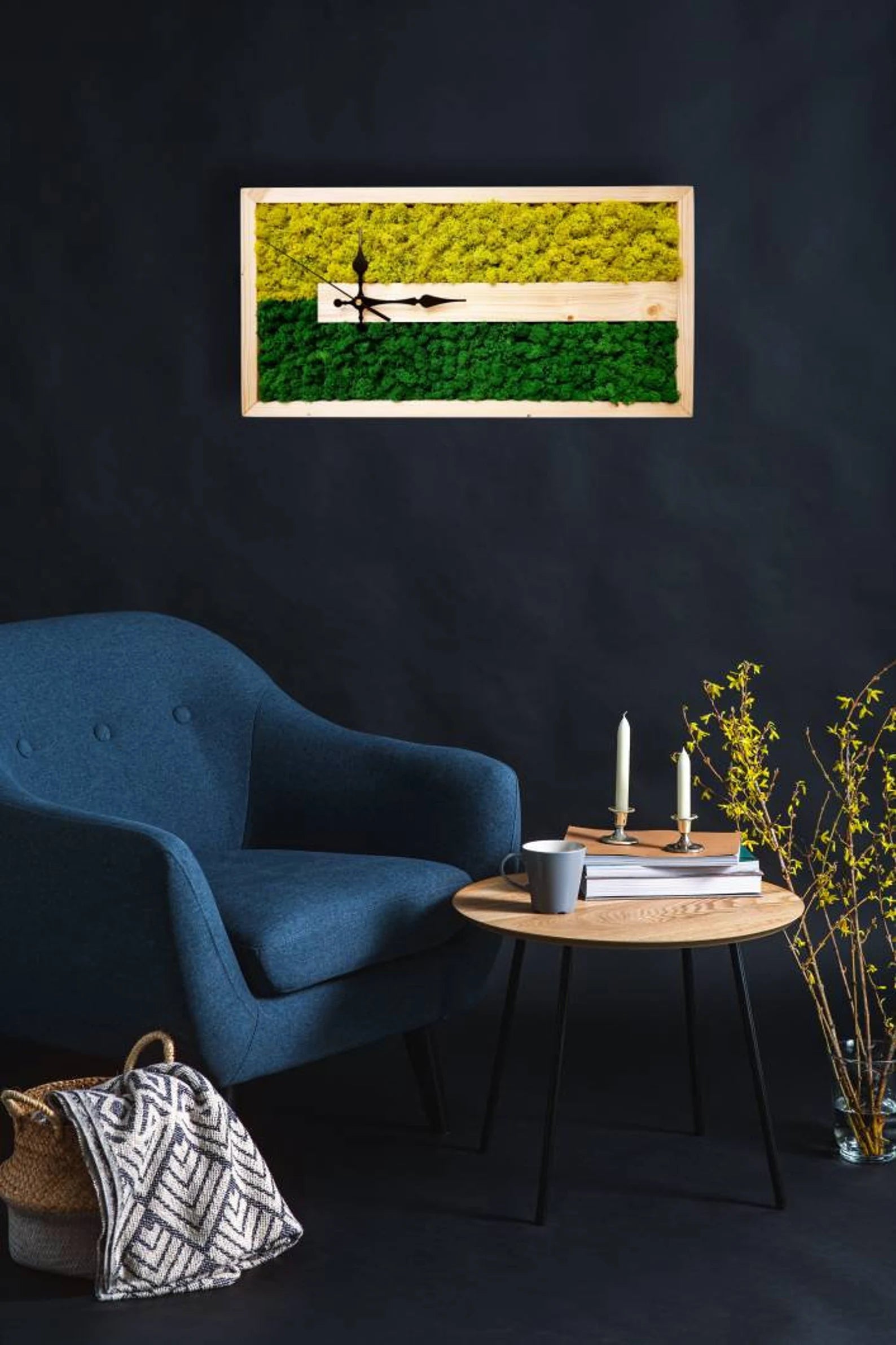 Handmade preserved moss wall clock with real moss and pine wood. Eco-friendly, no-maintenance natural decor for home or office.