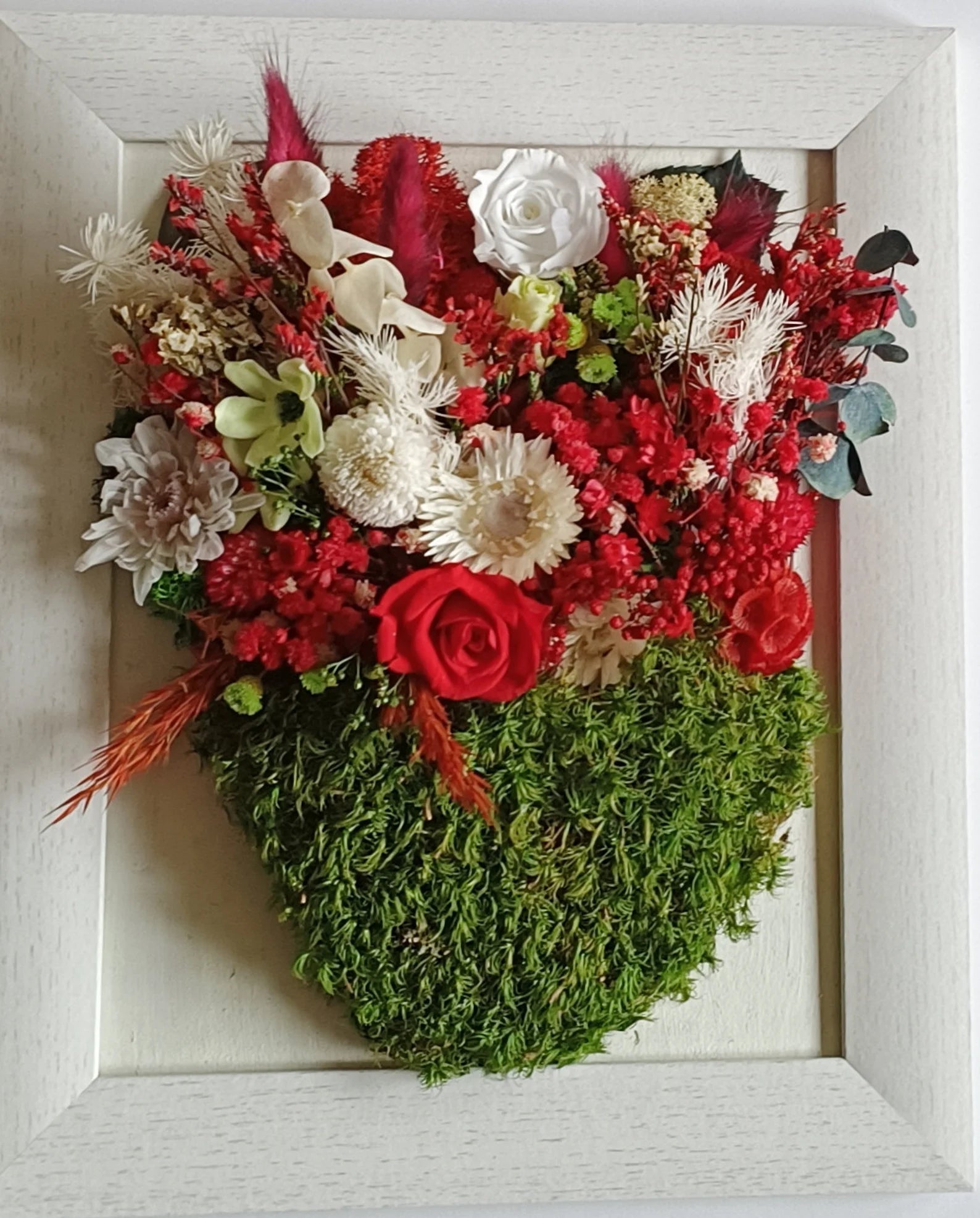 Preserved Flower Arrangement with Moss Base – Bohemian Wall Decor & Tabletop Decoration