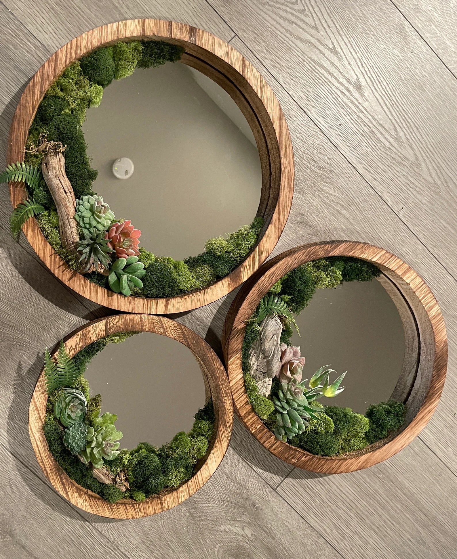 Round Moss Wall Mirror – Handmade Eco-Friendly Wall Art