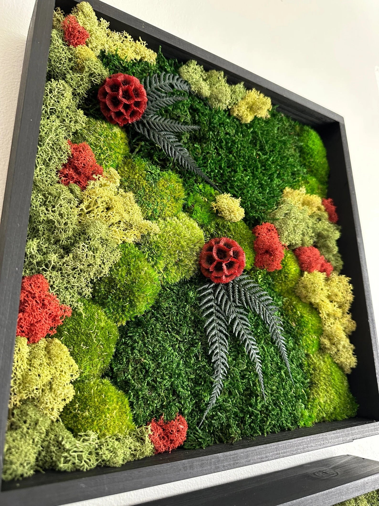 Square Moss Wall Art – Preserved Moss Frame with Flowers & Fern