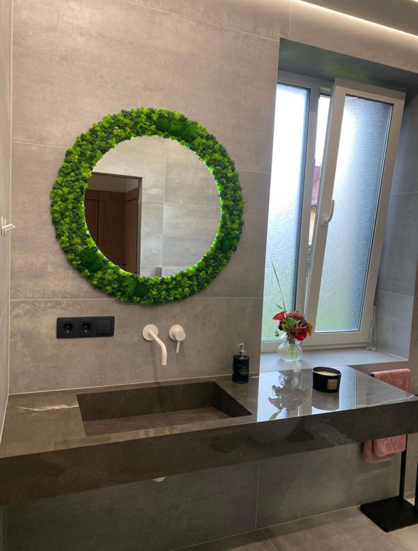 Round Moss Wall Mirror – Large Bathroom Mirror with Preserved Moss Art Decor