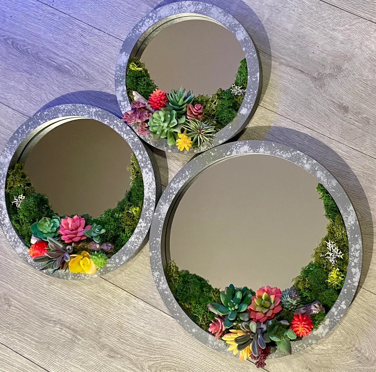 Round Moss Wall Mirror – Handmade Eco-Friendly Wall Art