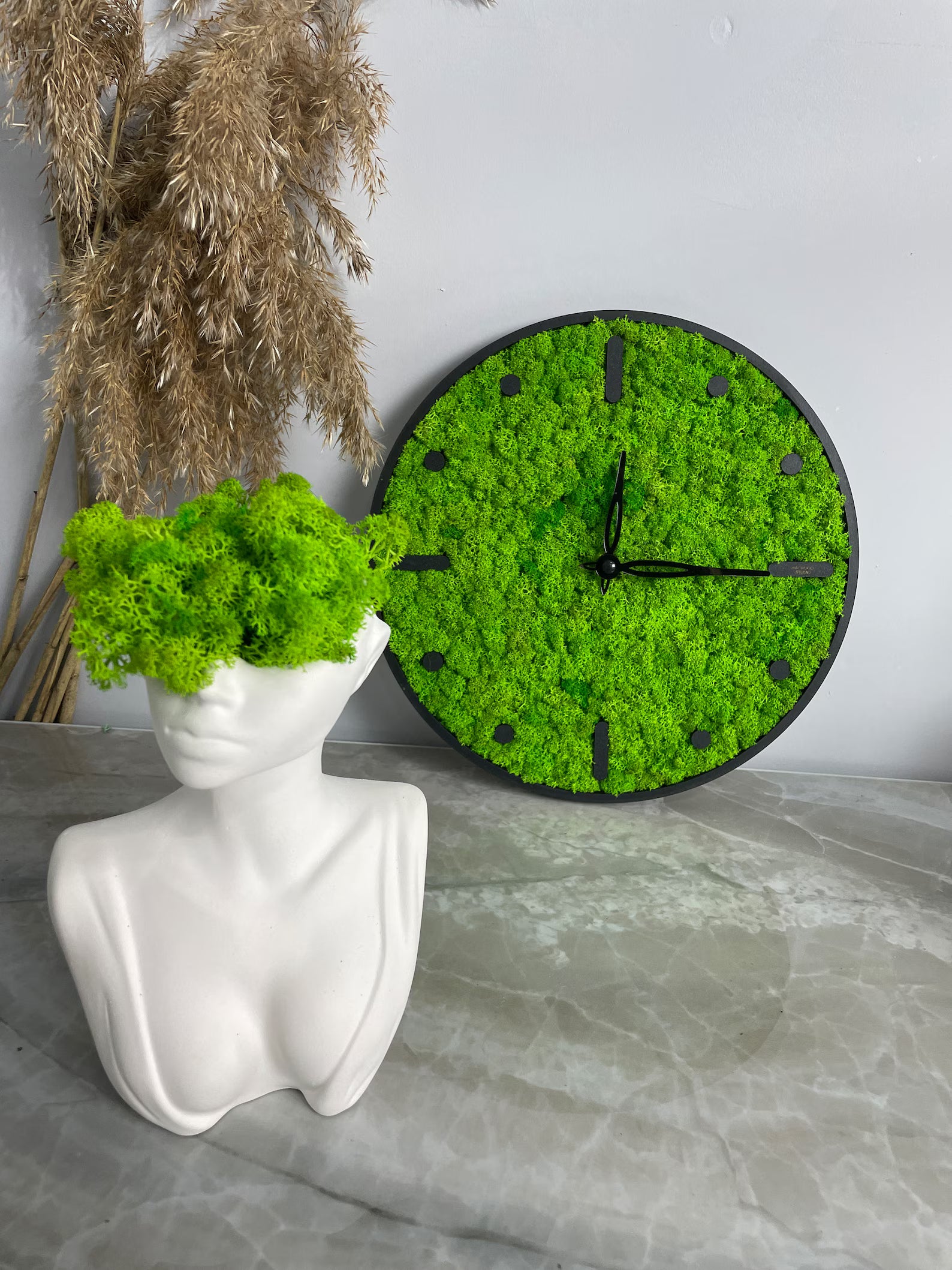 Unique Moss Wall Clock – Preserved Green Wall Art for Modern Kitchen Decoration