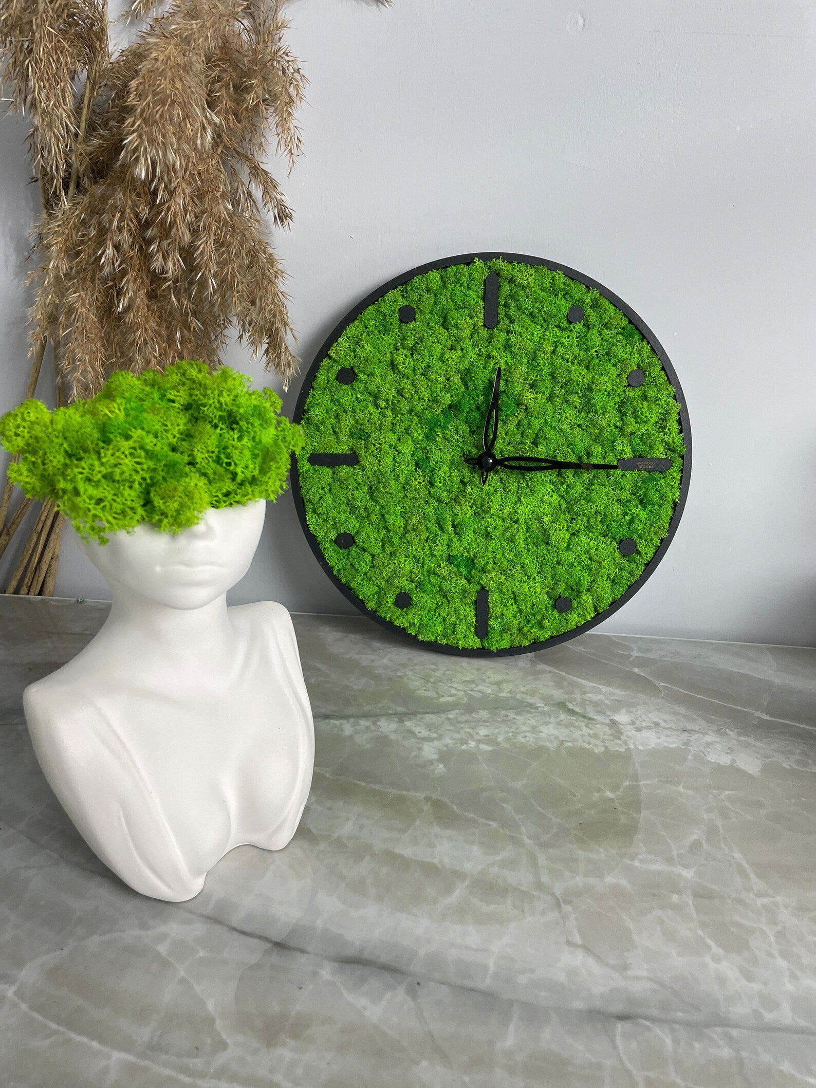 Unique Moss Wall Clock – Preserved Green Wall Art for Modern Kitchen Decoration