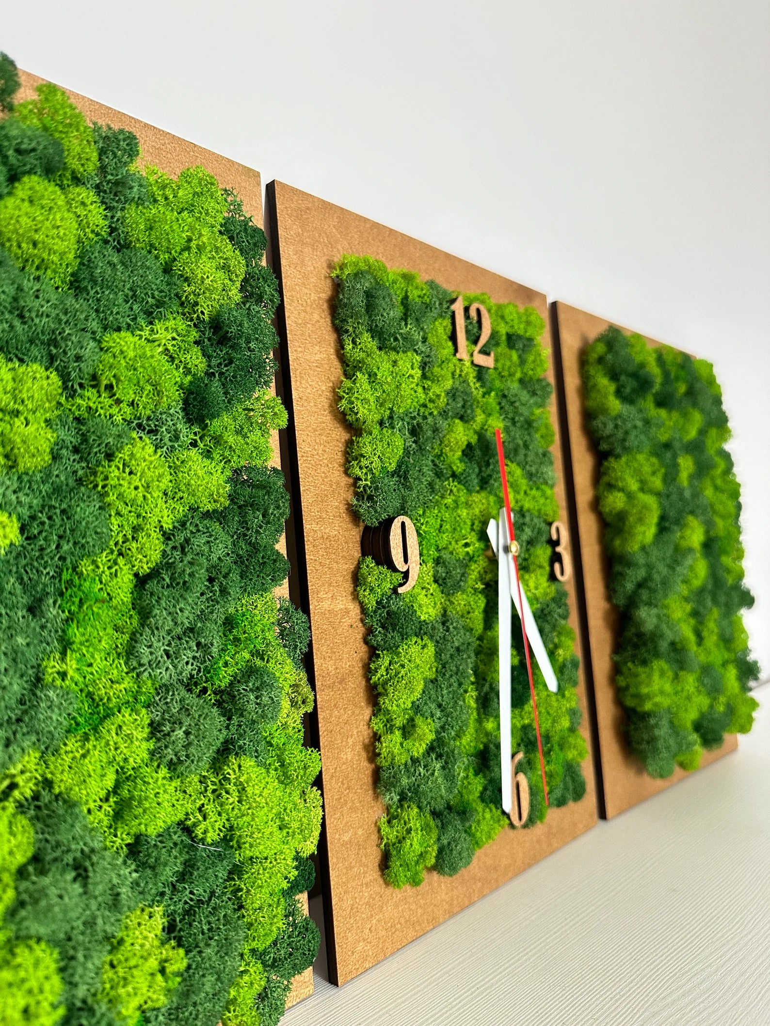 Plywood Moss Wall Clock Set – Green Preserved Moss Wall Hanging Panels