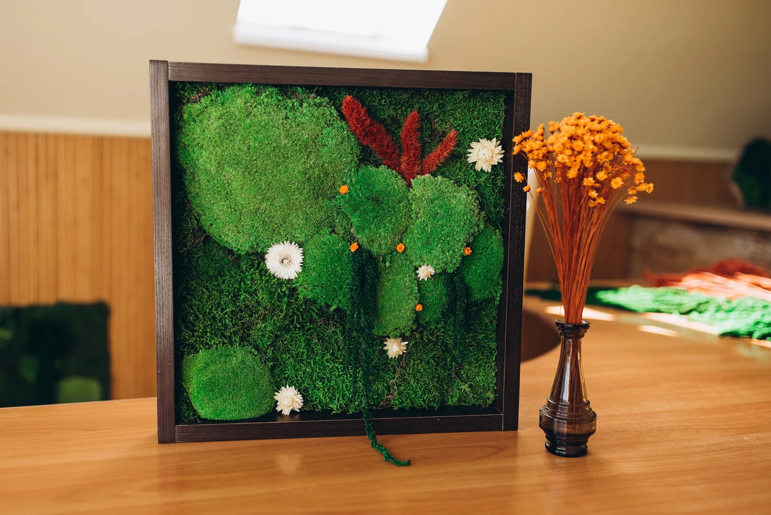 Unique Vertical Moss Wall Art – Eco-Friendly Green Home Accent