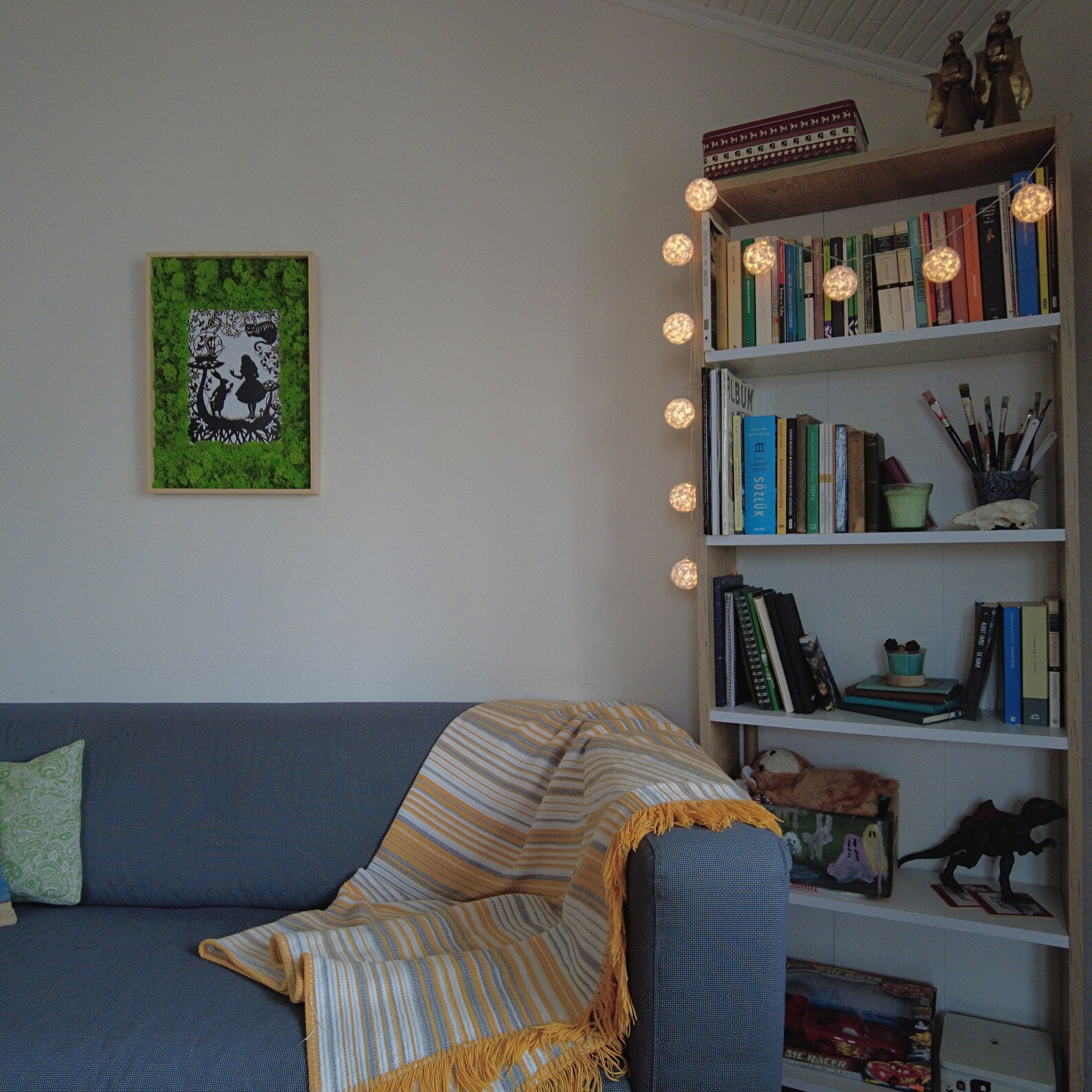 Moss Wall Decor – Handmade Wooden Frame Panel with Reindeer Moss, Cartoon, Natural Plant Wall Art