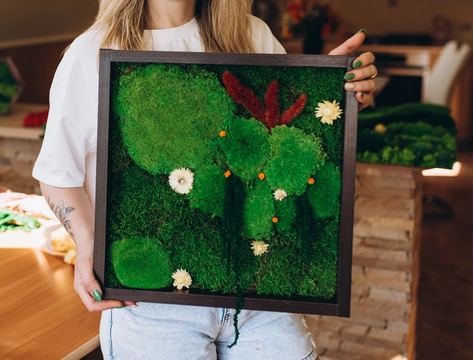 Unique Vertical Moss Wall Art – Eco-Friendly Green Home Accent