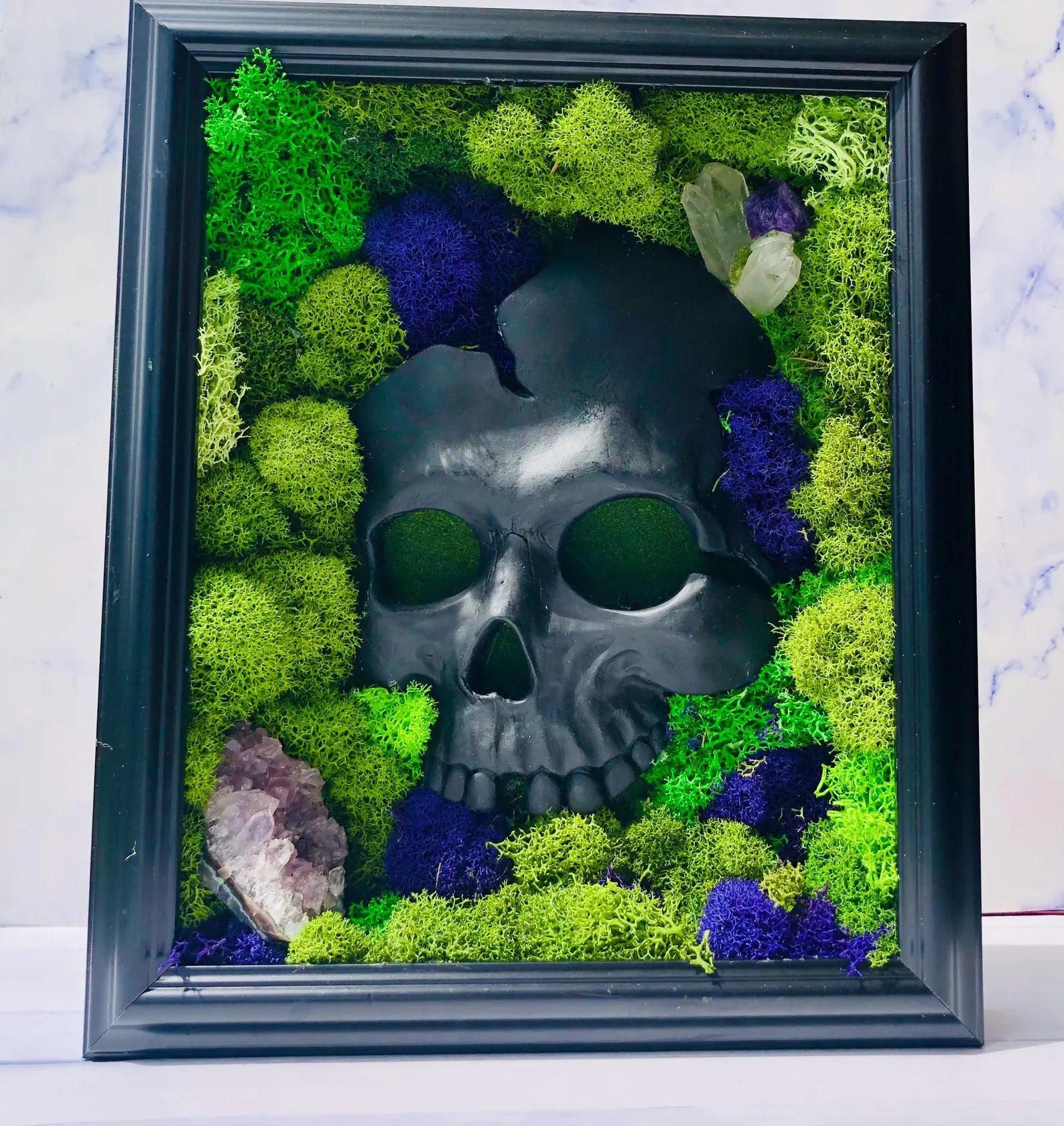 Skull Moss Wall Art – Framed Gothic Halloween Decor | Unique Floral Moss Artwork for Home