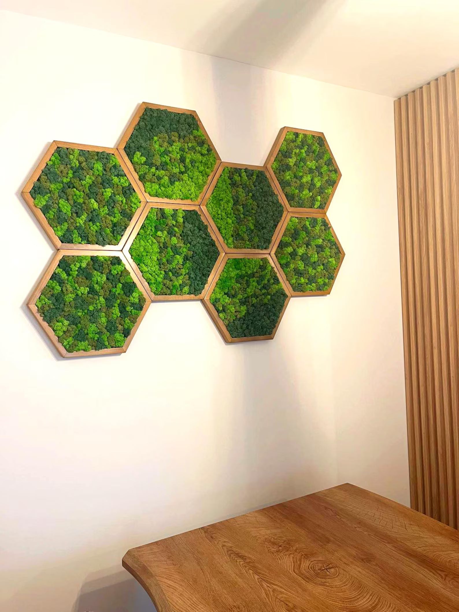 Honeycomb Moss Wall Art – Handmade Wooden Hexagon with Preserved Plants (30cm)