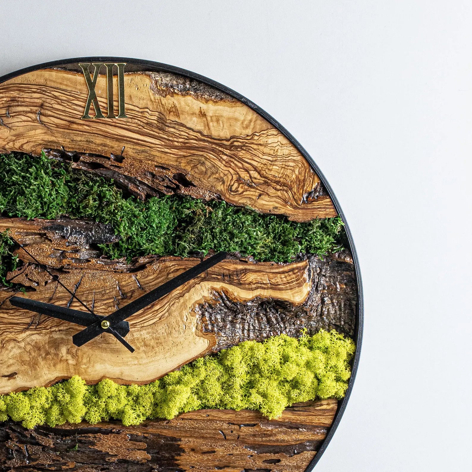 Olive Wood & Metal Moss Wall Clock – Unique Preserved Green Decor