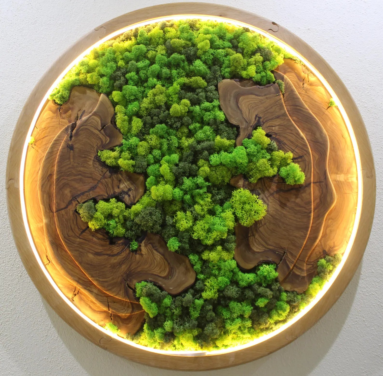 Handmade Moss Wall Decor: Wooden Wall Art for a Natural Living Room