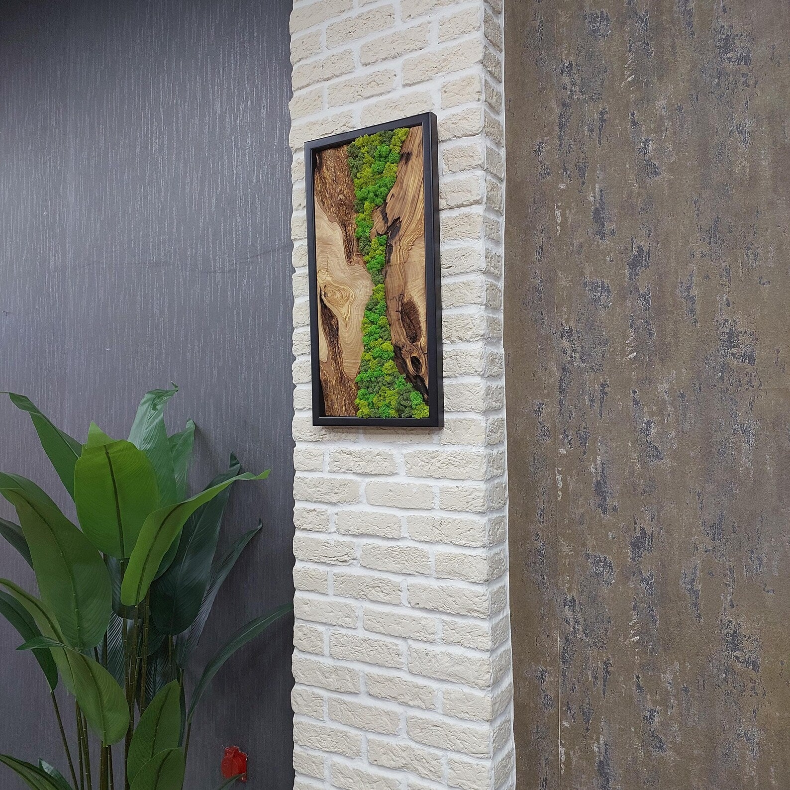 Handcrafted Moss Wall Art: Modern Wooden Wall Decor for a Natural Home