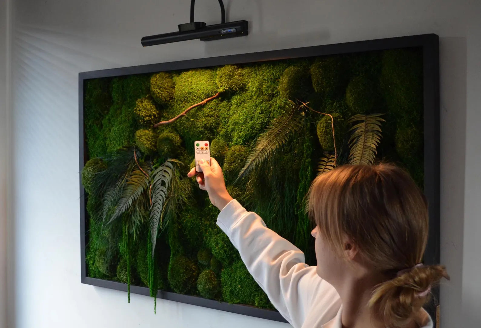 Botanic LED Moss Wall Art – Maintenance-Free Preserved Moss Décor, Living Forest Design, Perfect Christmas Gift