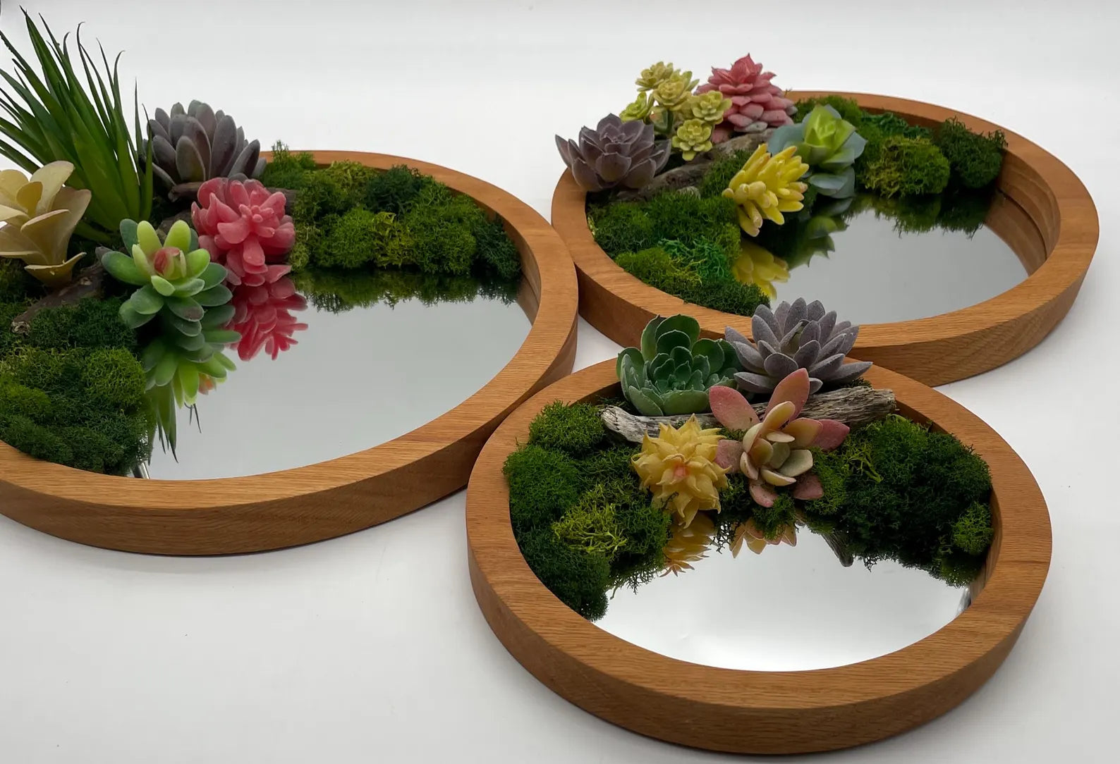 Round Moss Wall Mirror – Handmade Eco-Friendly Wall Art
