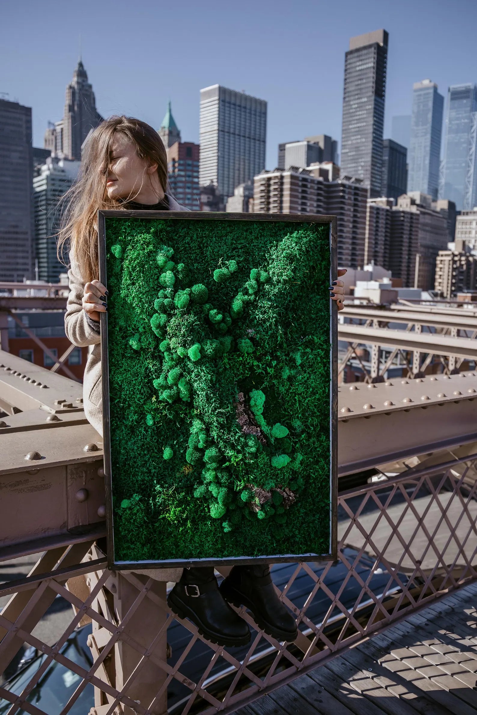 Stabilized Moss Wall Art with Lighting – 50x80 cm Panel, 3 Moss Types & Oak Bark in Cedar Frame