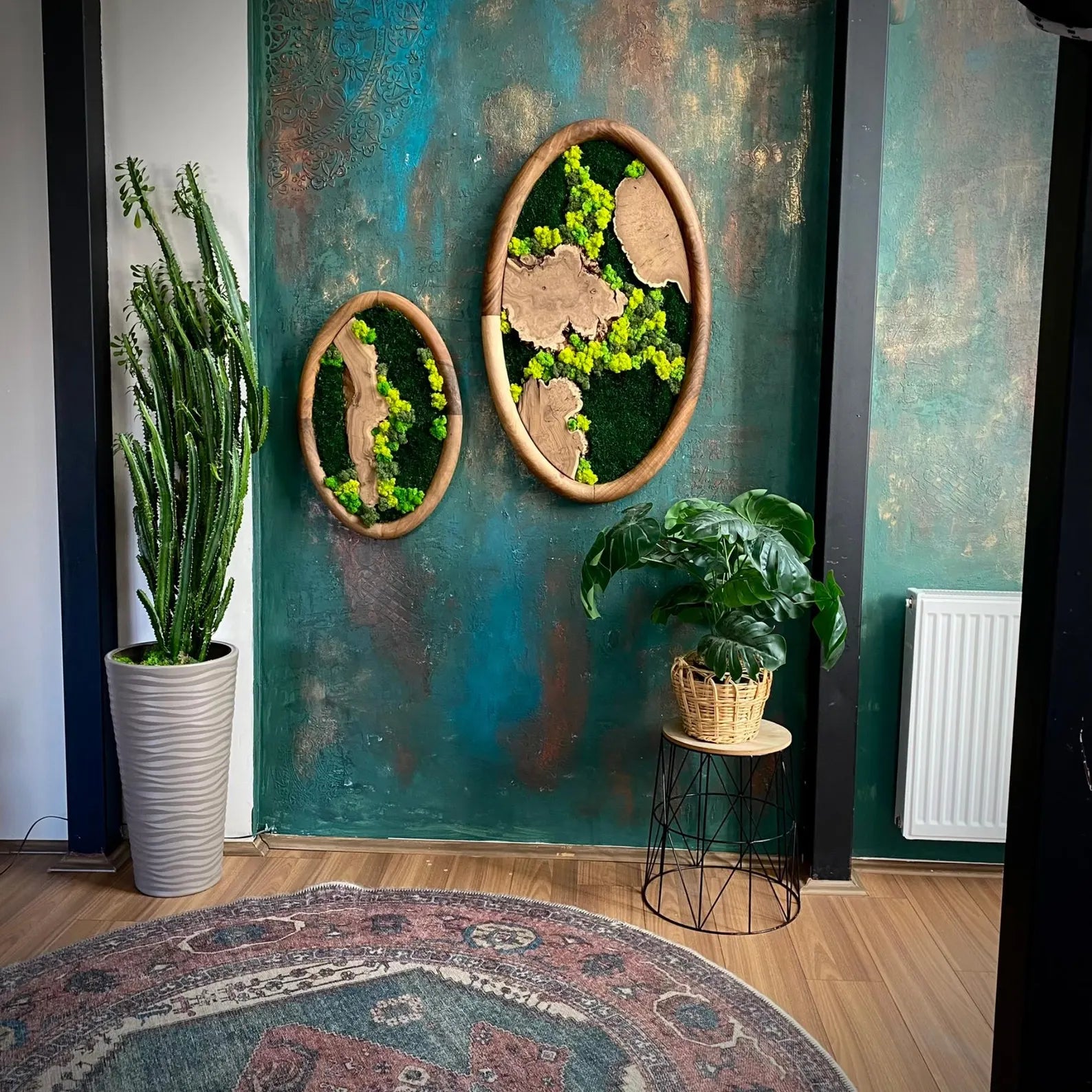 Walnut-Framed Oval Moss Art Set – Olive and Silverberry Wood Wall Decor, Nature-Inspired Home Gift