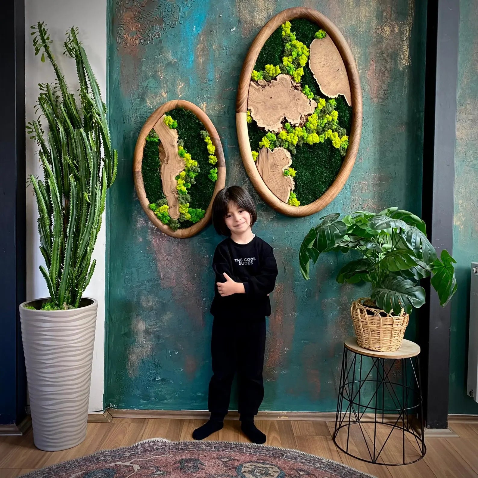 Walnut-Framed Oval Moss Art Set – Olive and Silverberry Wood Wall Decor, Nature-Inspired Home Gift