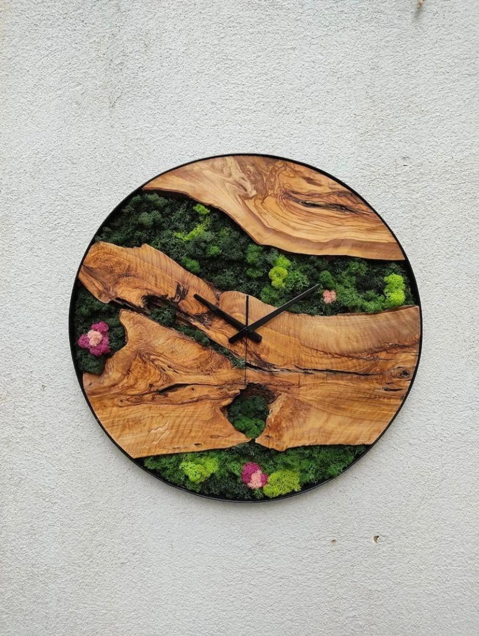 Moss Wall Clock – Wooden Frame Preserved Moss Wall Art