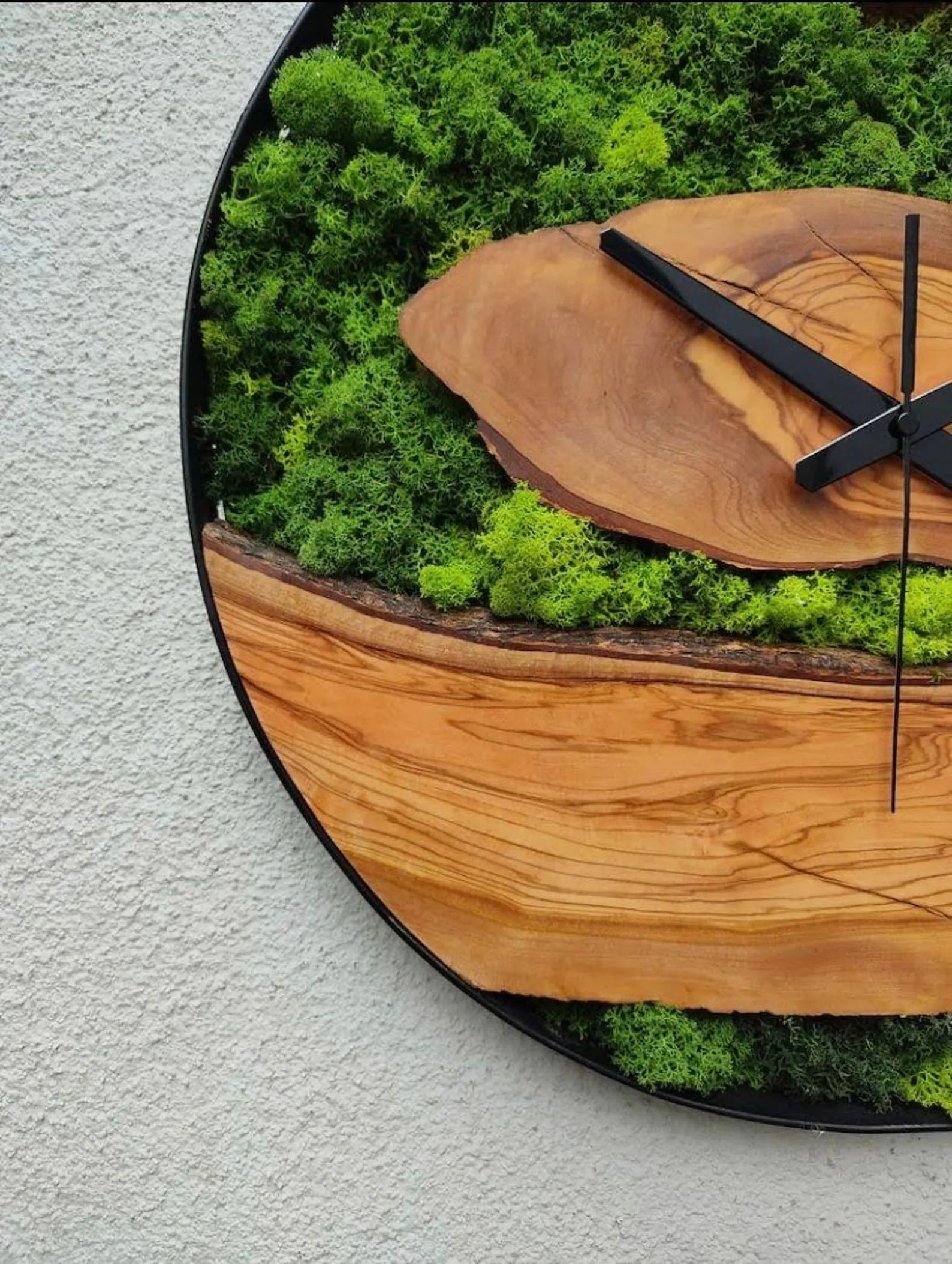 Moss Wall Clock – Wooden Frame Preserved Moss Wall Art