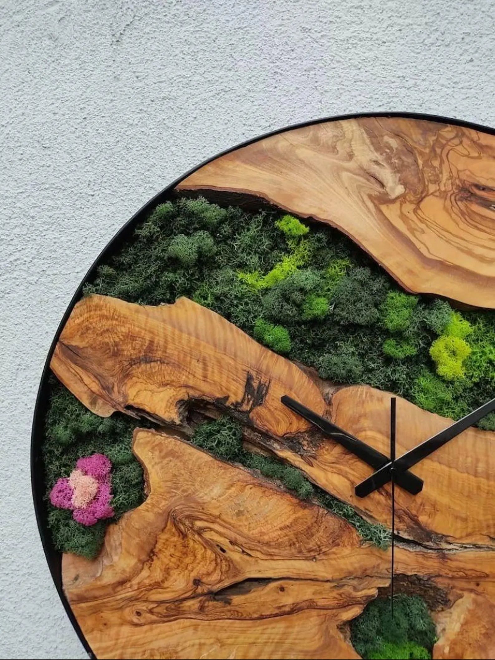 Moss Wall Clock – Wooden Frame Preserved Moss Wall Art
