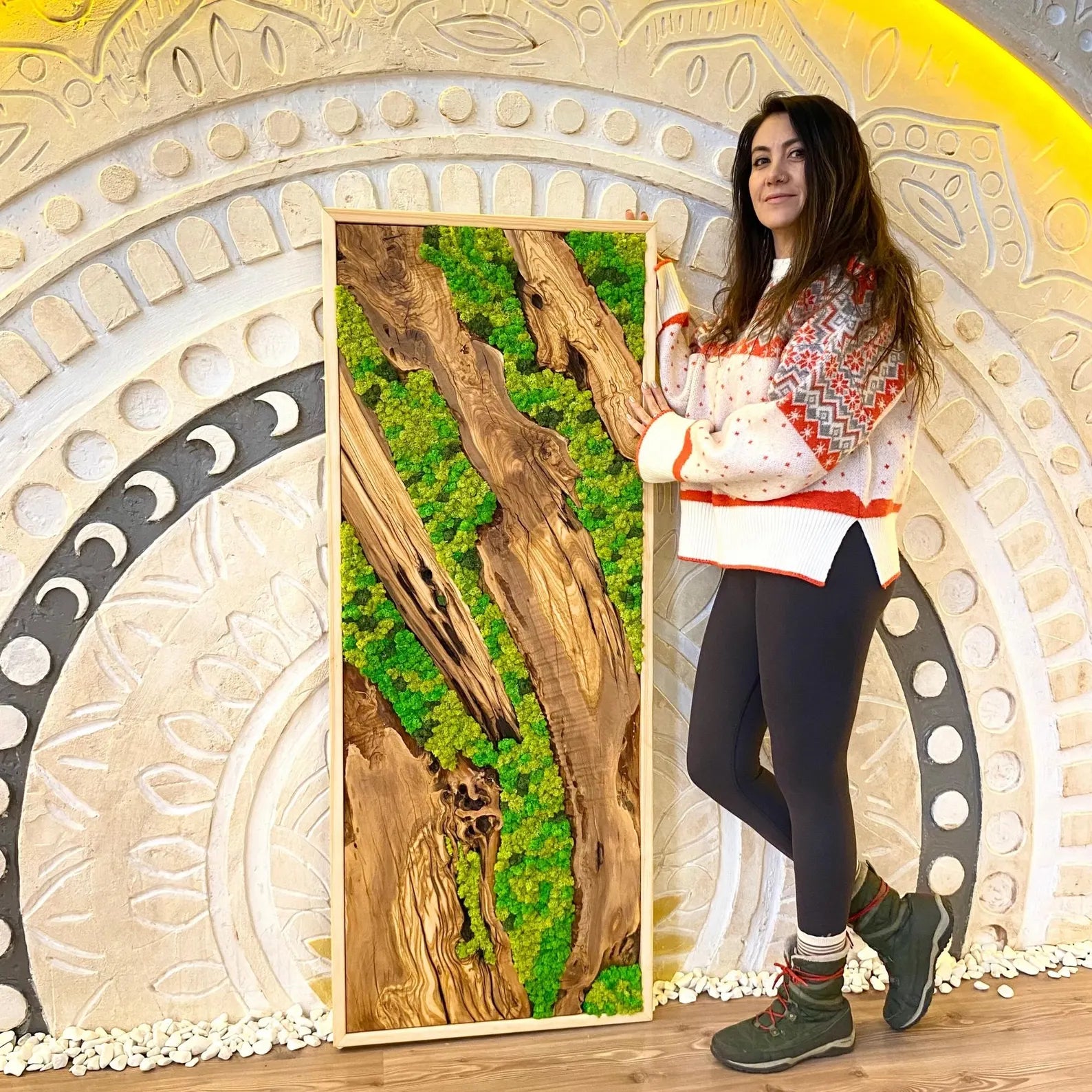 Handcrafted Olive Wood & Moss Wall Art – Preserved Moss Wall Decor & Natural Wall Hanging