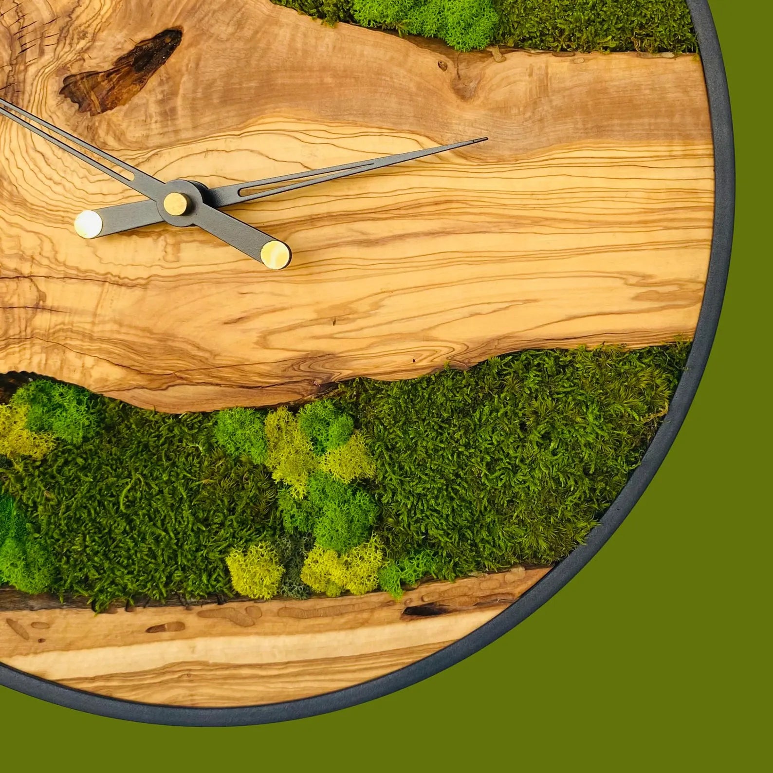 Handmade Olive Wood Moss Wall Clock – Silent Eco-Friendly Home Decor