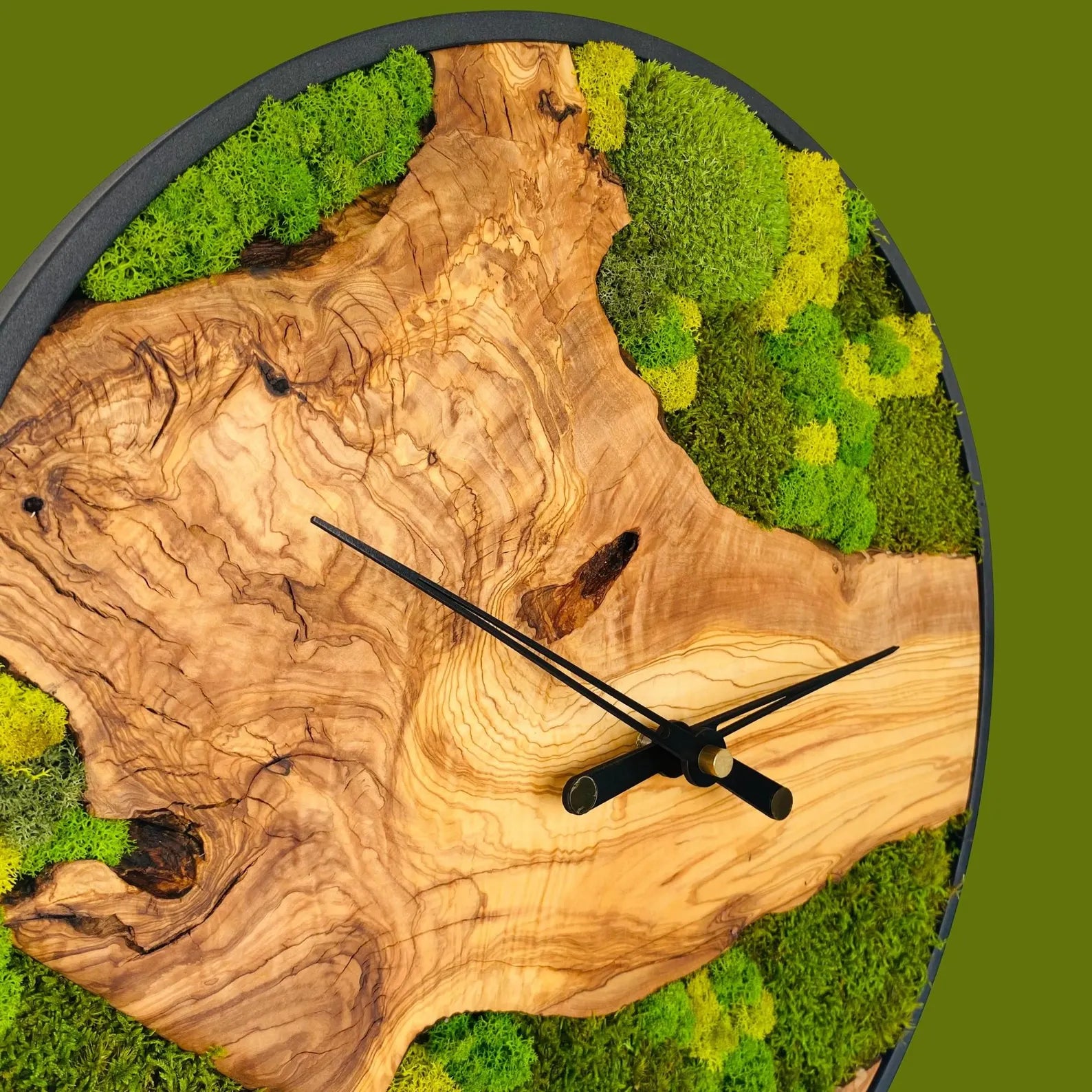 Handmade Olive Wood Moss Wall Clock – Silent Eco-Friendly Home Decor
