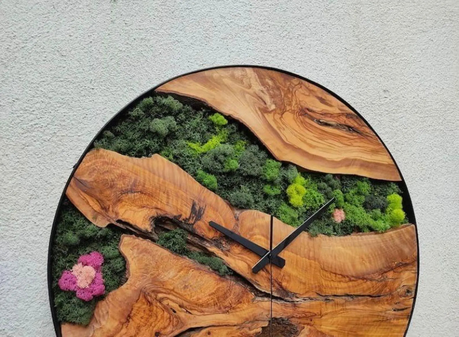 Moss Wall Clock – Wooden Frame Preserved Moss Wall Art