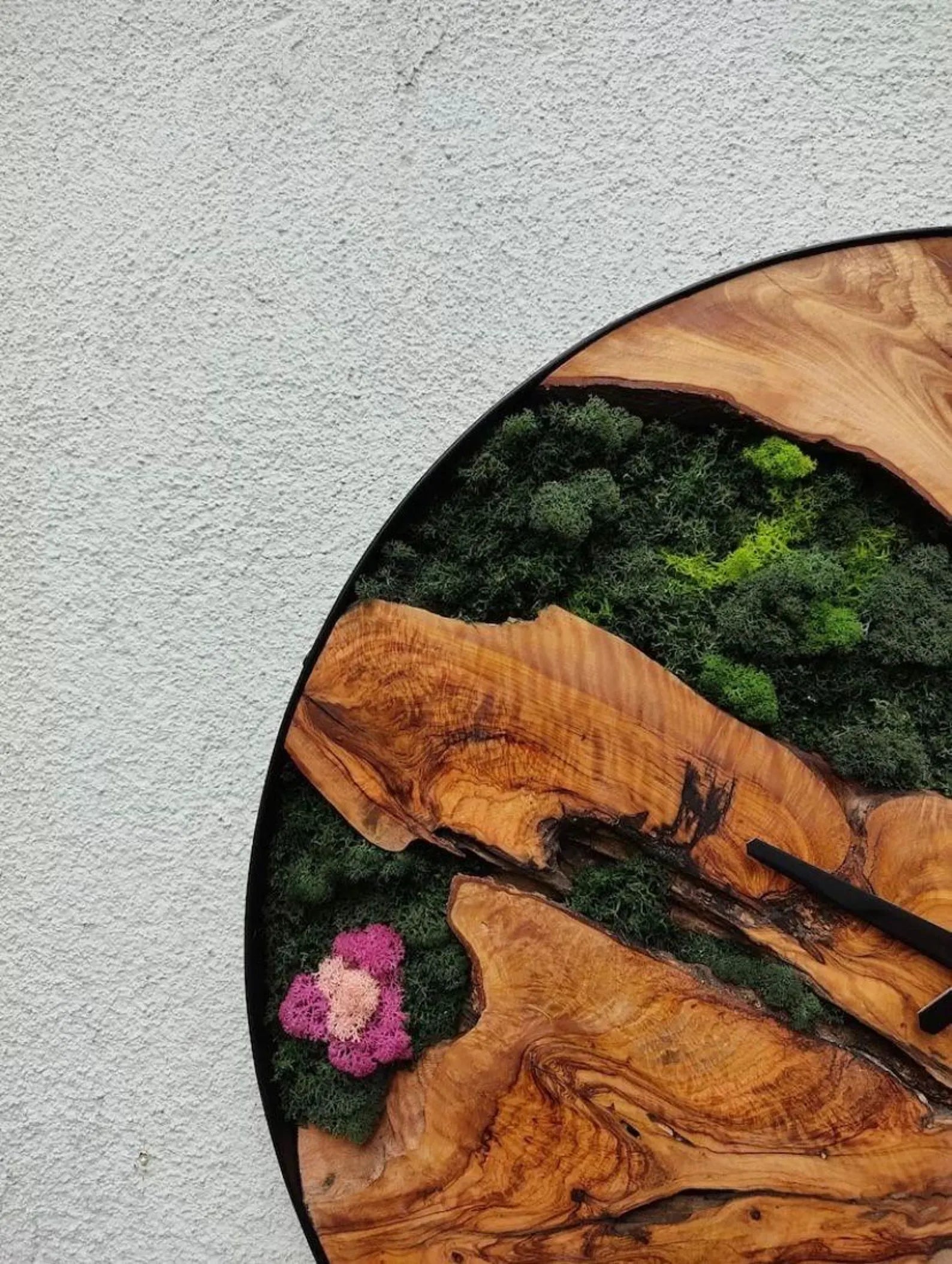 Moss Wall Clock – Wooden Frame Preserved Moss Wall Art