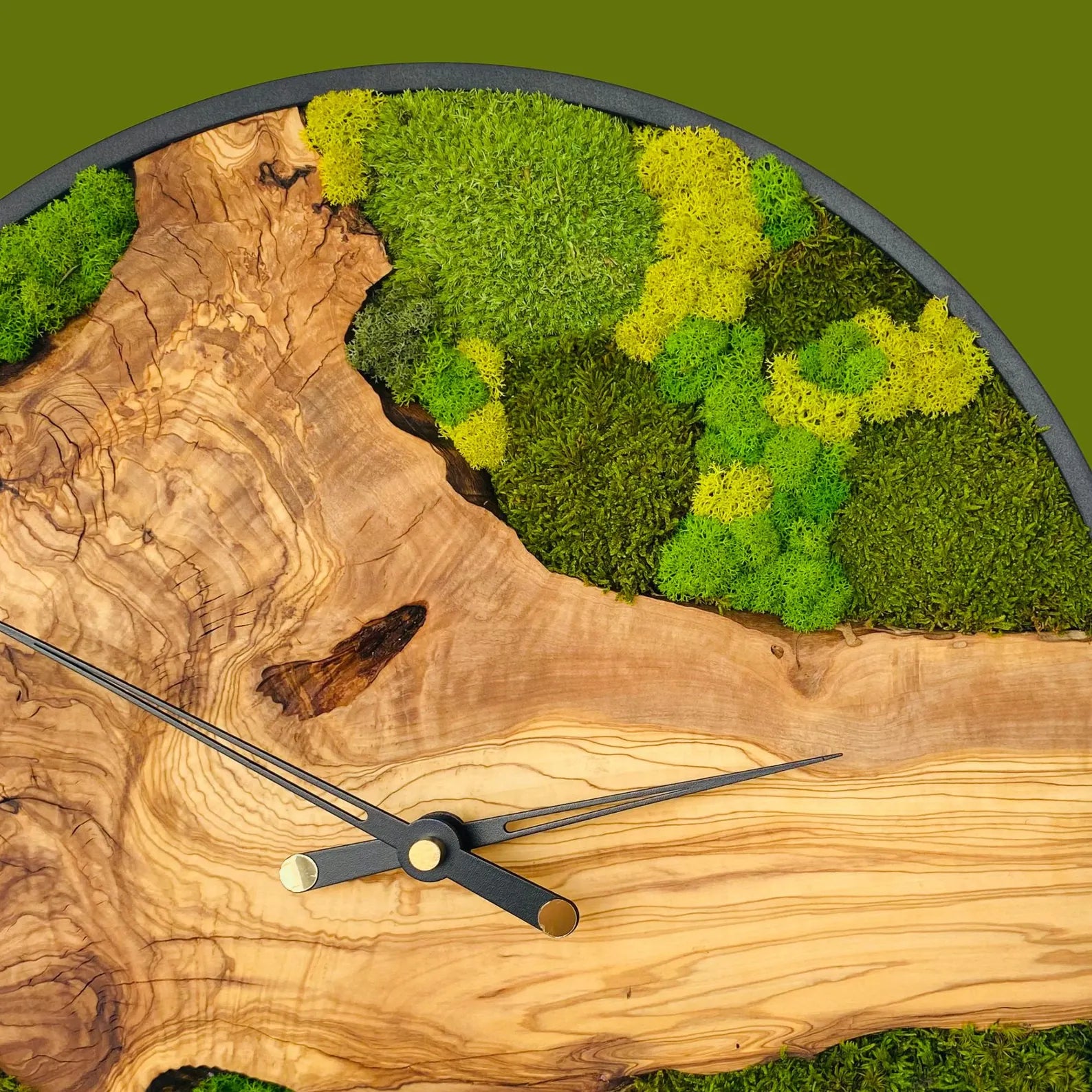 Handmade Olive Wood Moss Wall Clock – Silent Eco-Friendly Home Decor