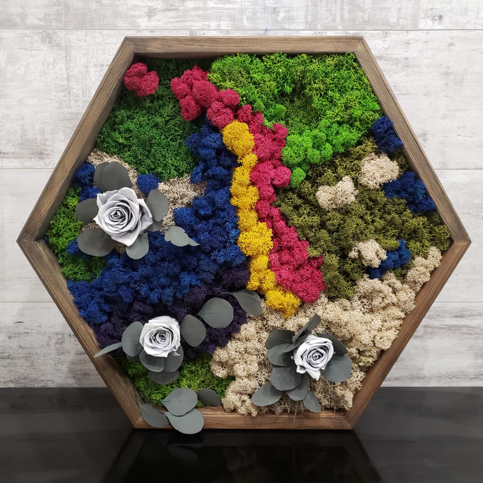 Hexagon Moss Wall Art – Geometric Green Nature Panel with Roses