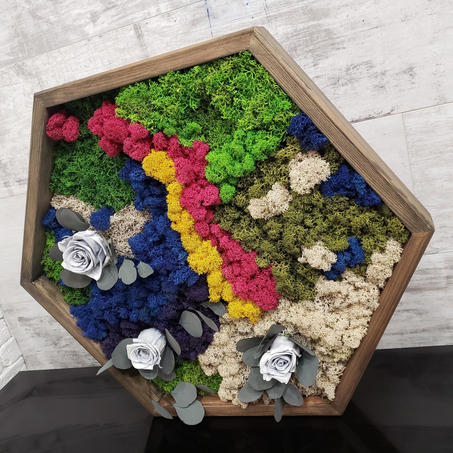 Hexagon Moss Wall Art – Geometric Green Nature Panel with Roses