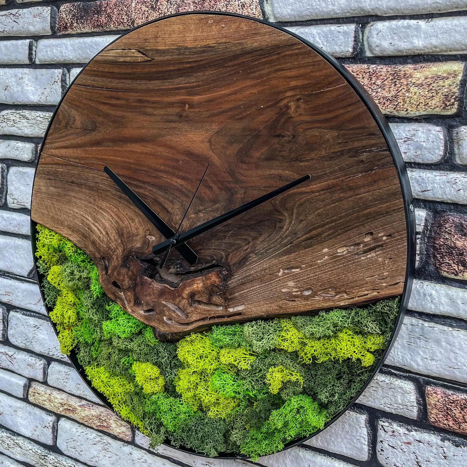 Walnut Moss Wall Clock – Natural Wood & Preserved Green Moss Decor
