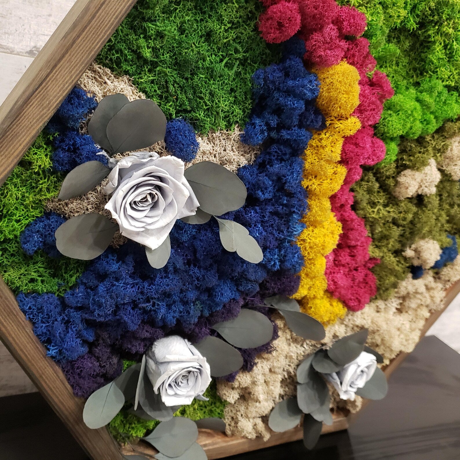 Hexagon Moss Wall Art – Geometric Green Nature Panel with Roses