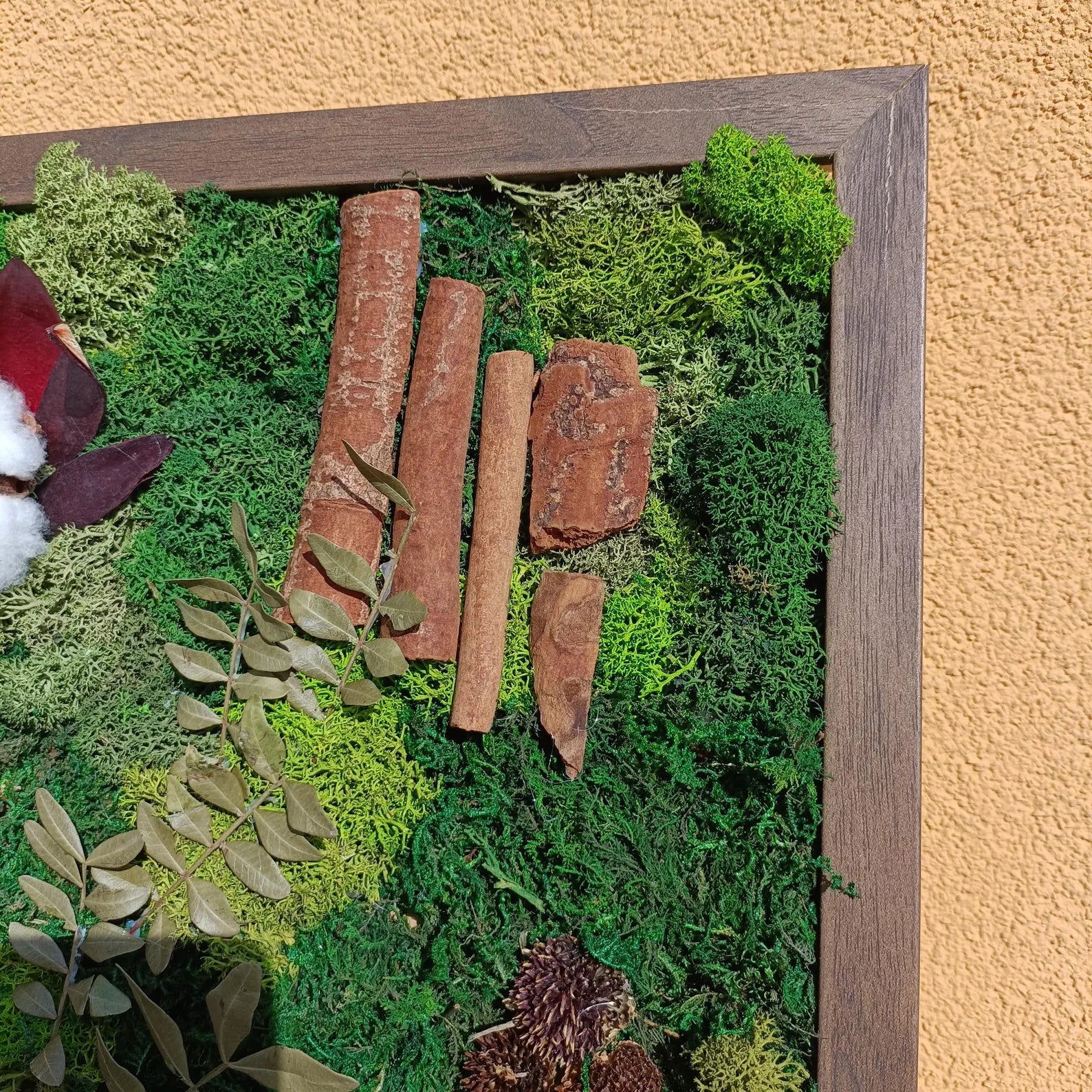 Preserved Moss Wall Art – Cotton Flowers, Cinnamon & Bark Natural Decor