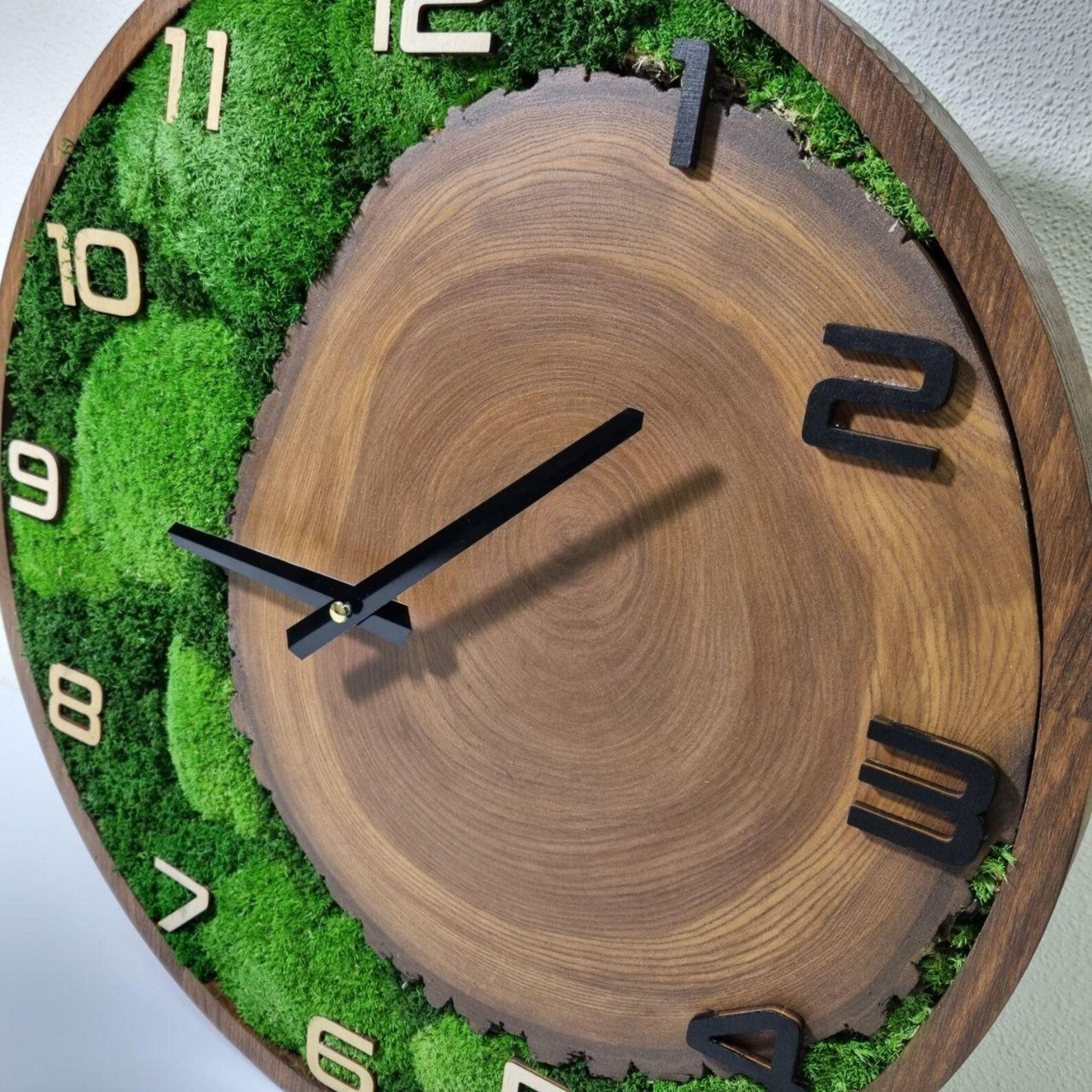 12" Rustic Moss Wall Clock – Silent Quartz Round Wooden Clock for Home Décor