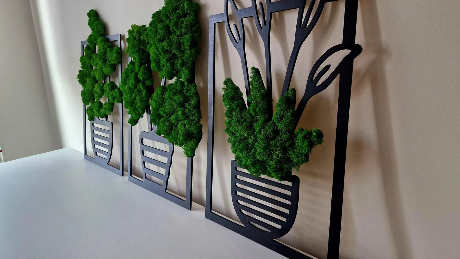 Moss Wall Art in Wooden Frame – Natural Green Decor for Living Space