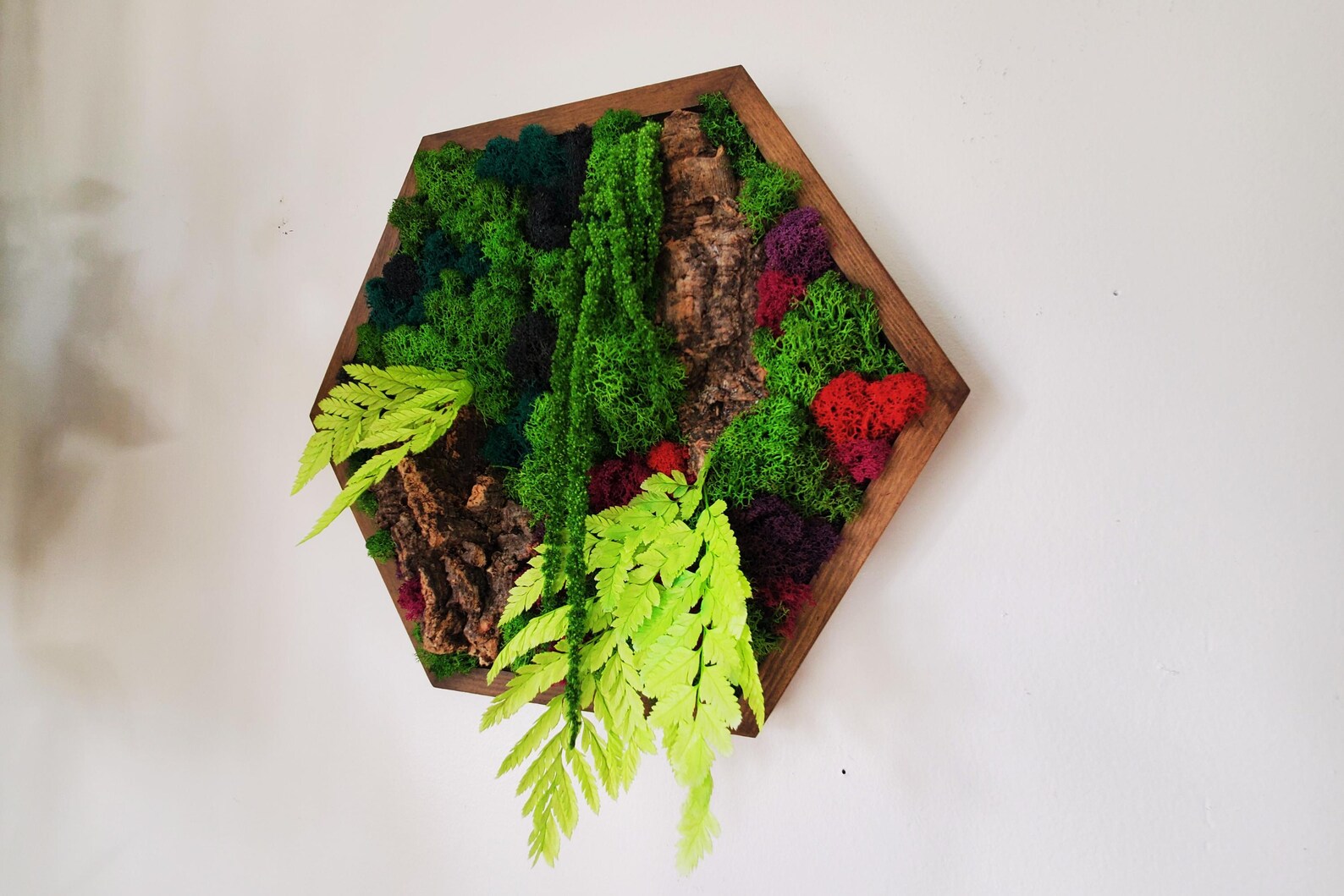 Bohemian Hexagon Moss Wall Art – Honeycomb Botanical Wood Decor