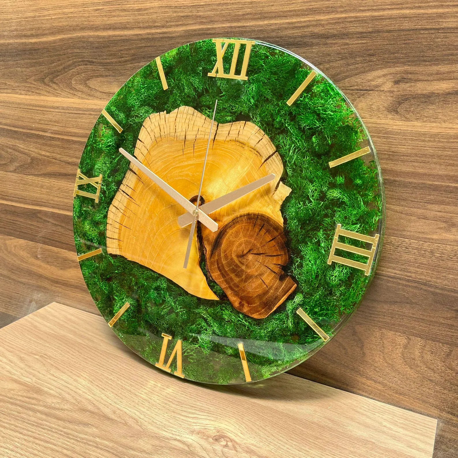 Handmade Moss Epoxy Wall Clock – Mulberry Wood Resin Art Timepiece