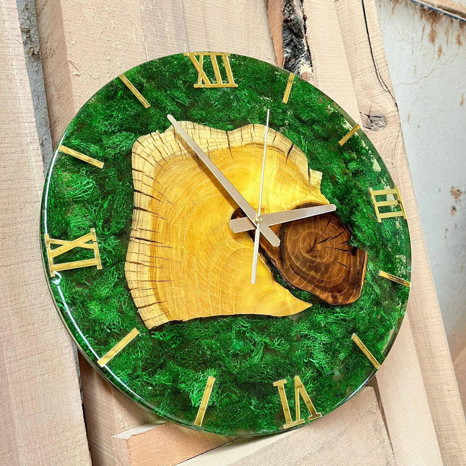 Handmade Moss Epoxy Wall Clock – Mulberry Wood Resin Art Timepiece