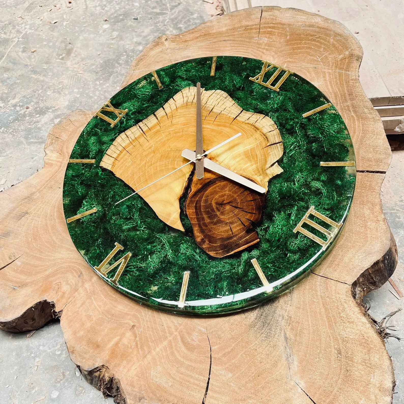 Handmade Moss Epoxy Wall Clock – Mulberry Wood Resin Art Timepiece
