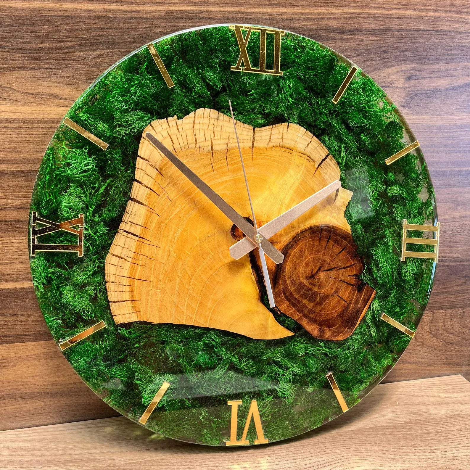 Handmade Moss Epoxy Wall Clock – Mulberry Wood Resin Art Timepiece