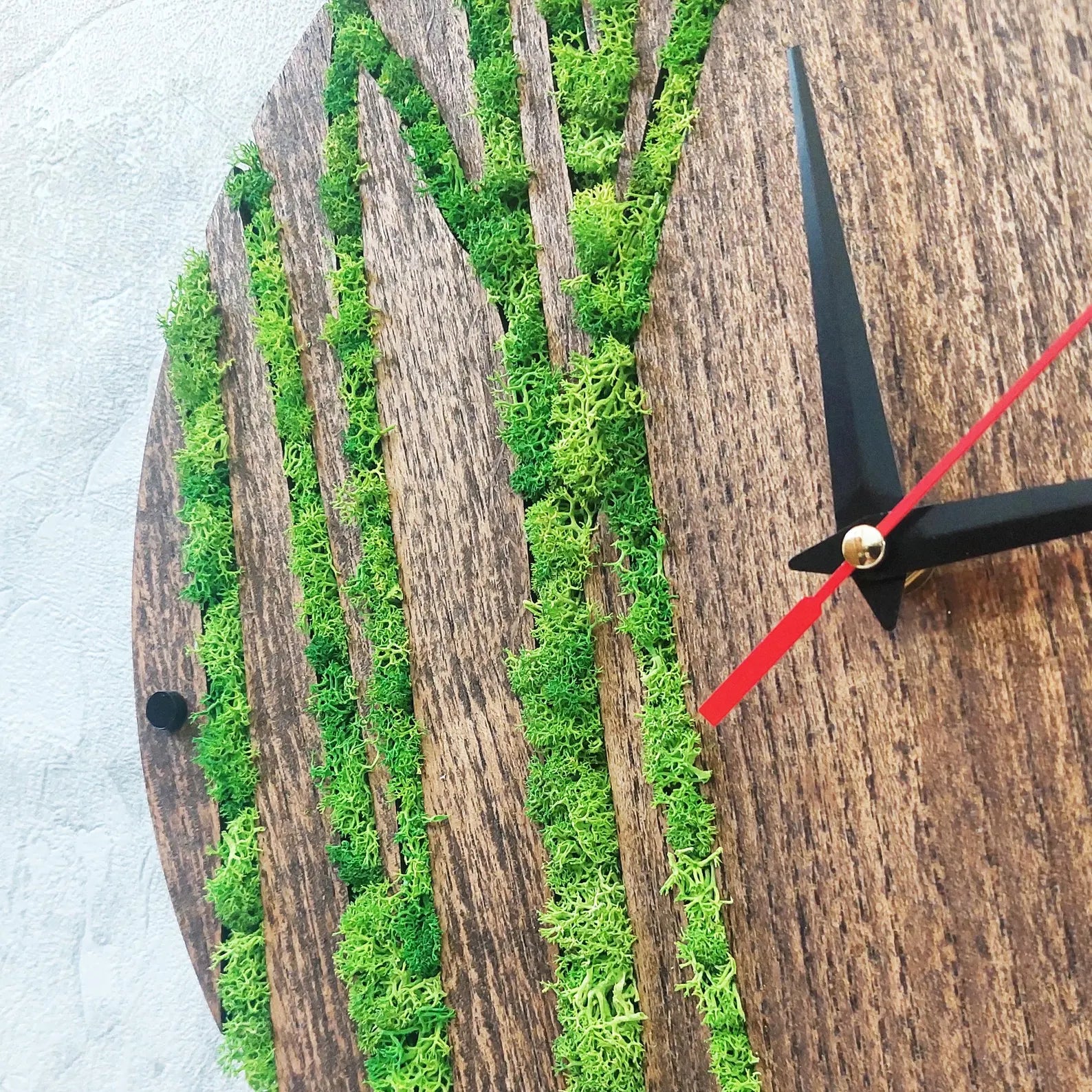 Moss Wall Clock – Handmade Wooden Clock with Real Preserved Moss – Unique Nature Wall Decor & Gift