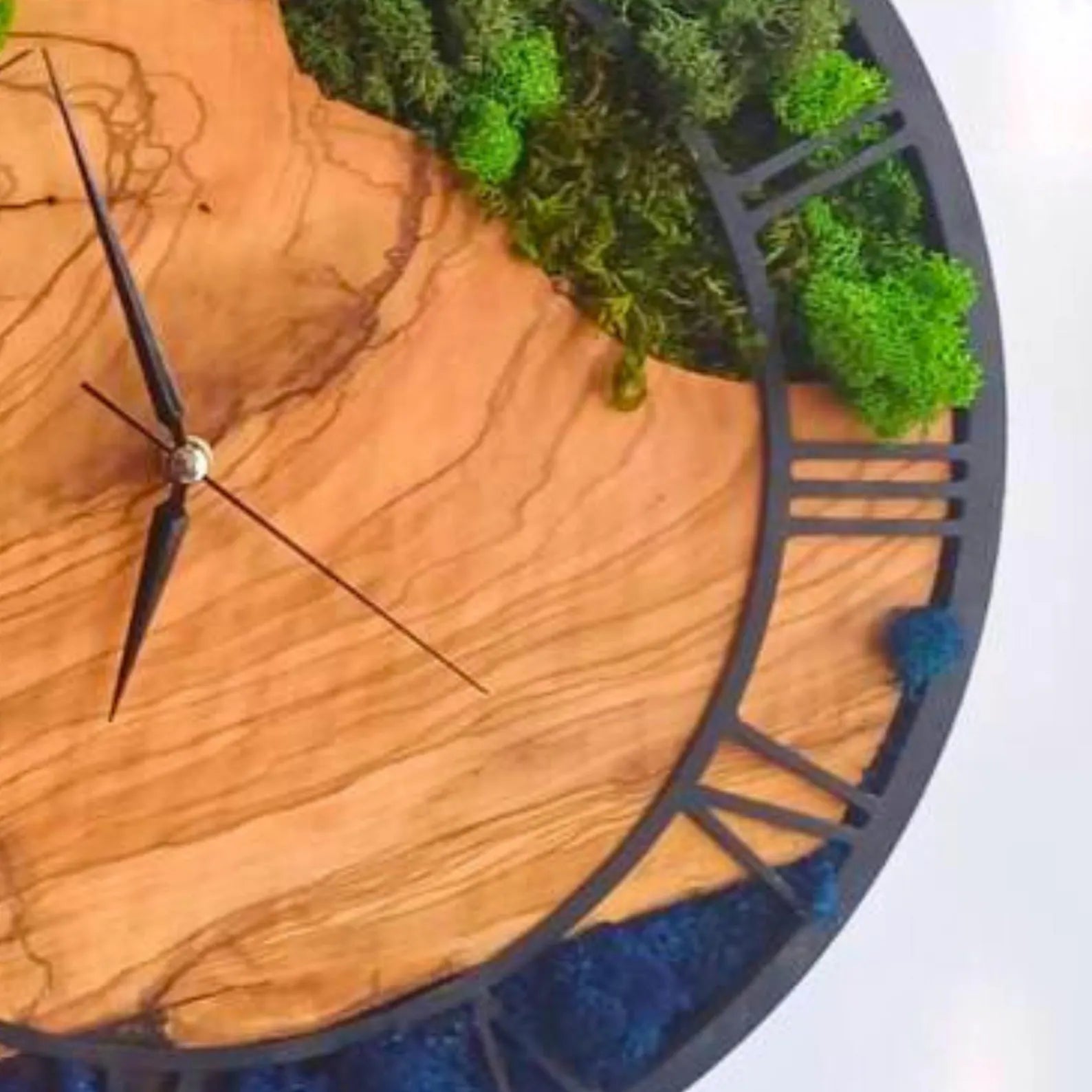 Round Moss Wood Wall Clock – Preserved Moss & Olive Tree Design – Natural Wood and Metal Art – Unique Home & Christmas Gift